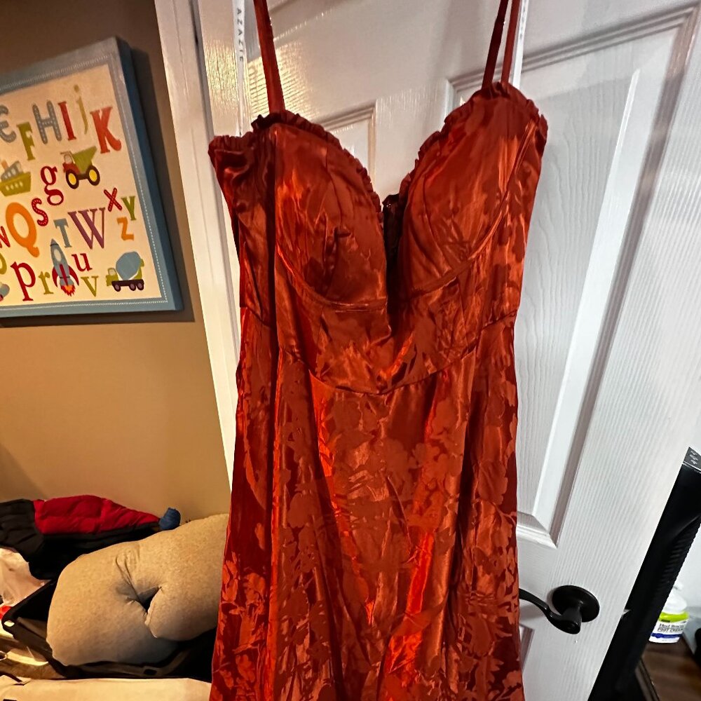 Size 18 Azazie Rust bridesmaid wedding guest midi dress with pockets